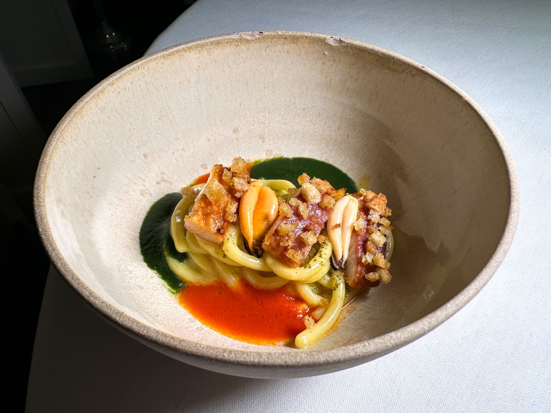 Spaghetto, crema di zafferano e cozze, anguilla...