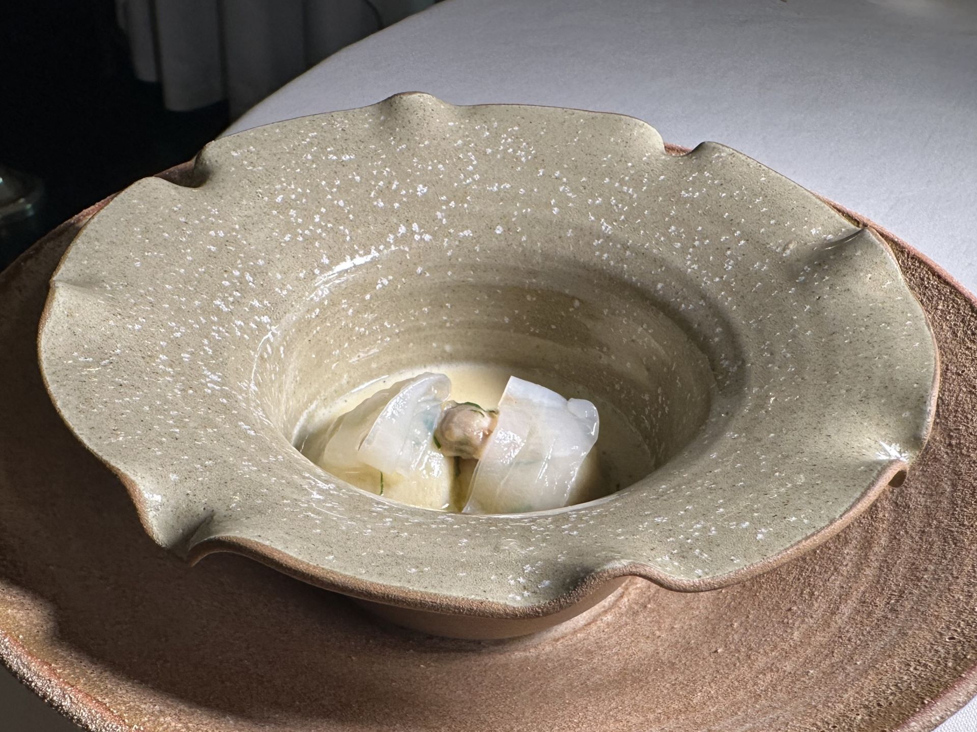 Gnocchi di seppia e maiale nero, salsa carbonara e ragù di seppia.