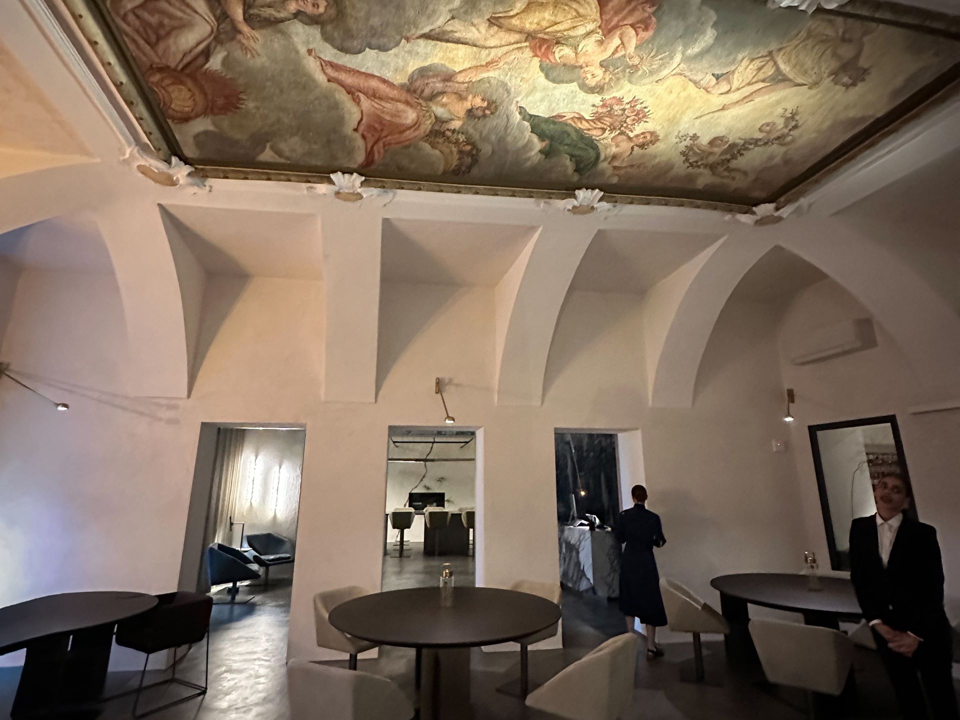 Dettaglio sala principale d Rebis.