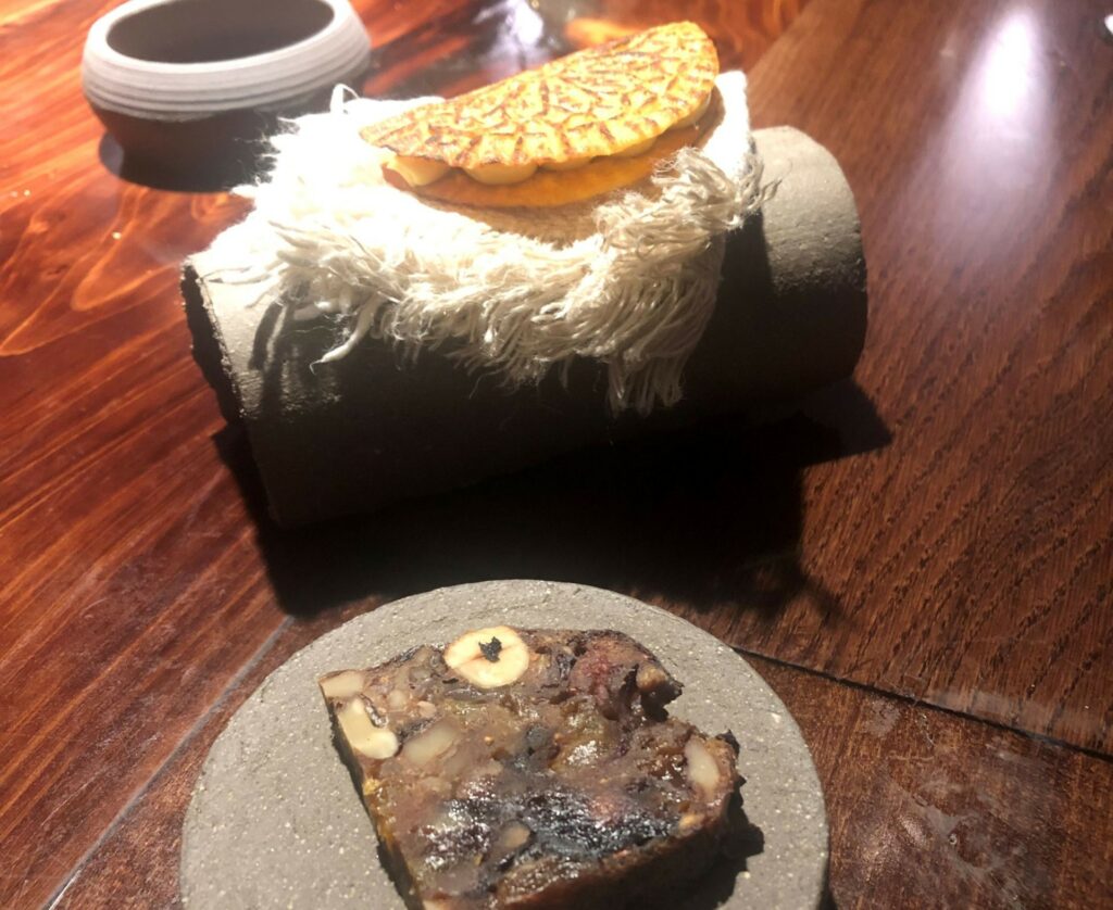 Panpepato con miele.
Ferratella con crema pasticcera all’amaretto