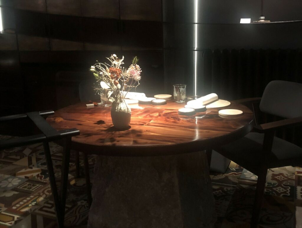 particolare della sala del ristorante Al Madrigale