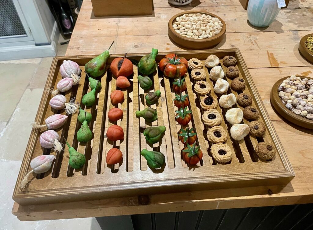 La piccola pasticceria del ristorante Il Cappero.