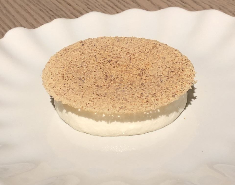 Pesca e miele, tuile al gelsomino e basilico.