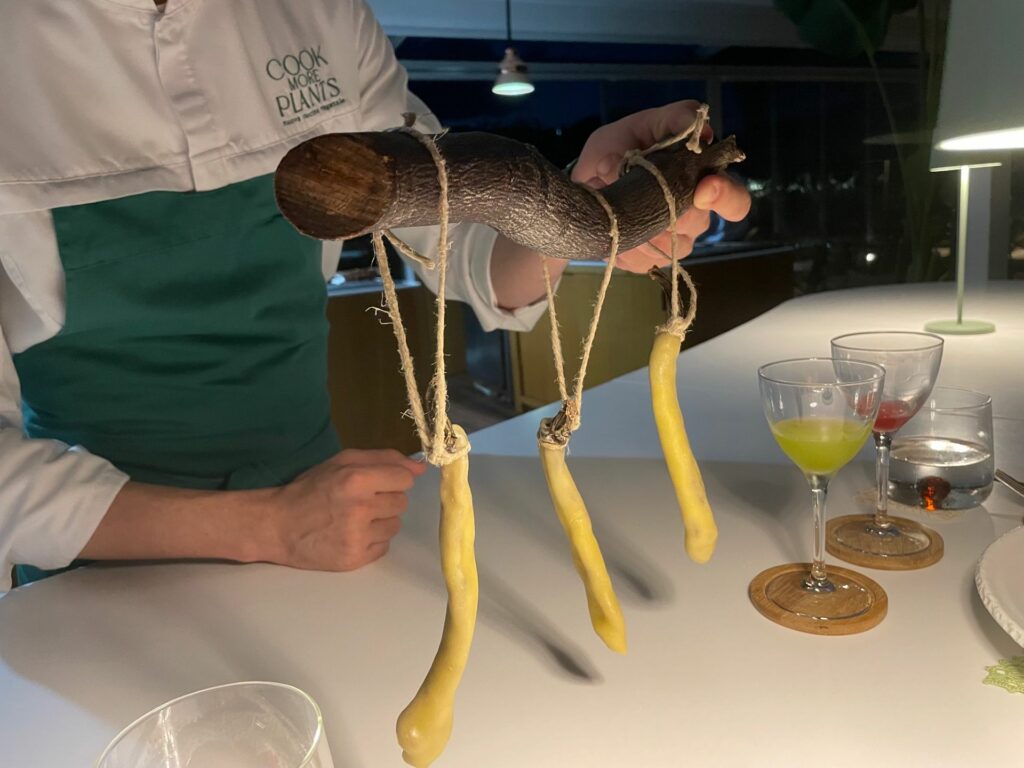 Le zucchine lasciate a maturare per una settimana in cera d'api del Ristorante Tenerumi