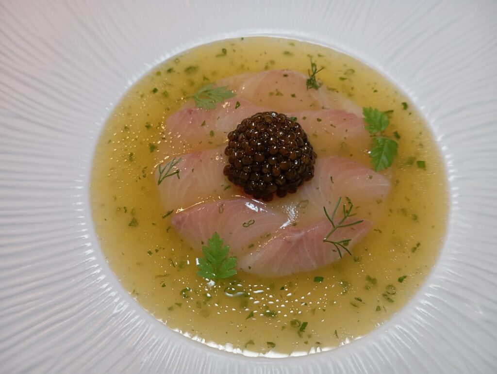 Ricciola, chimichurri e kristal caviar