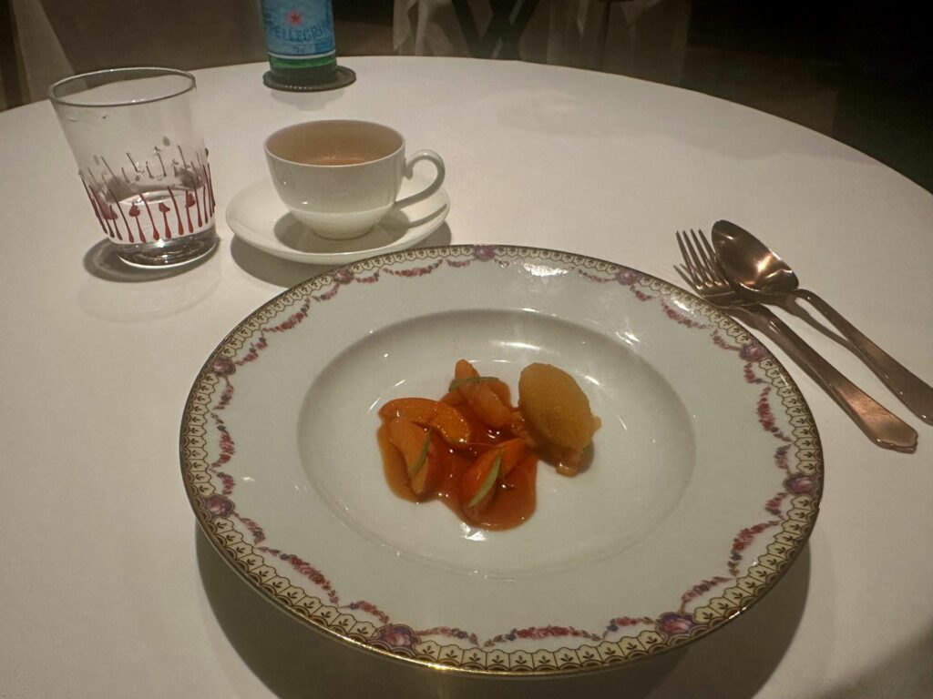 Albicocca e sorbetto al dragoncello di Bu:r