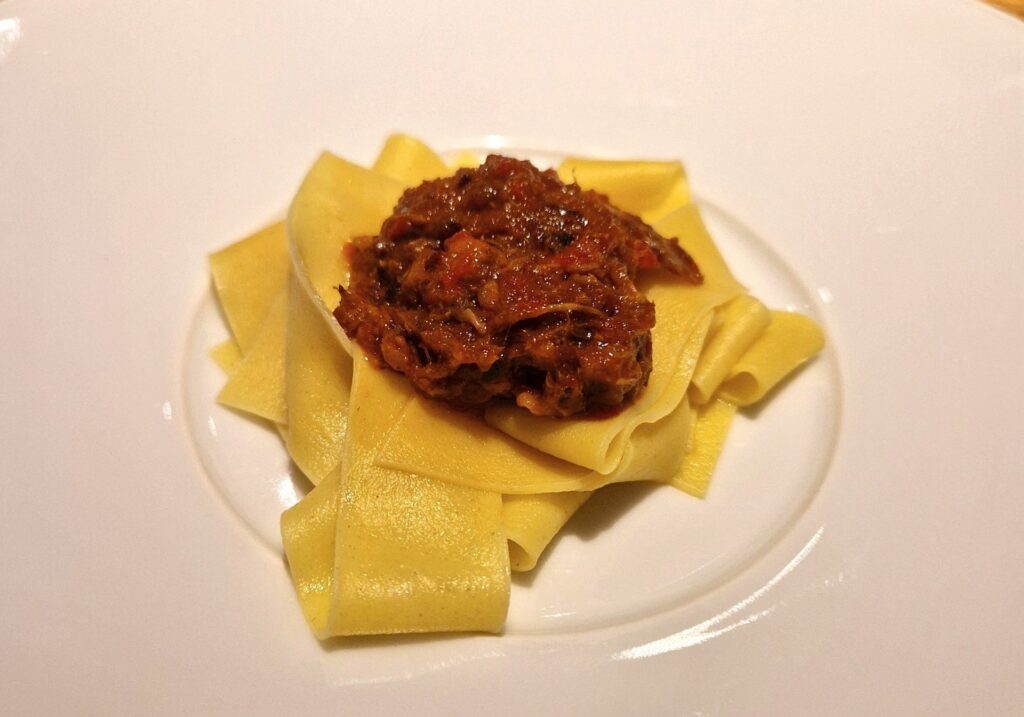 Tagliatella al ragù della trattoria da lucio