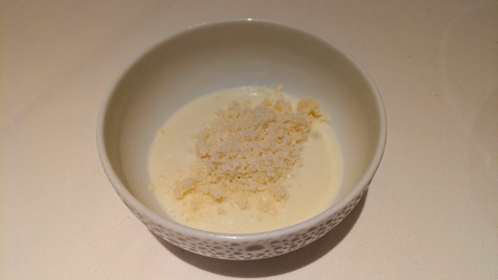 Panna cotta alla foglia di fico e lampone