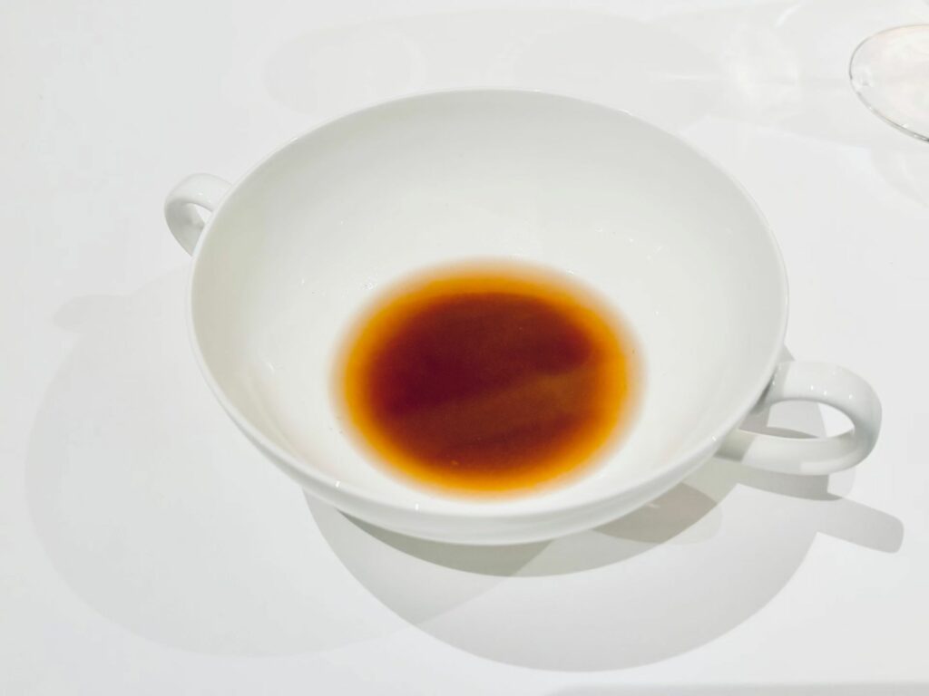 Castagne. L'inizio del percorso dell'imàgo nella nostra recensione