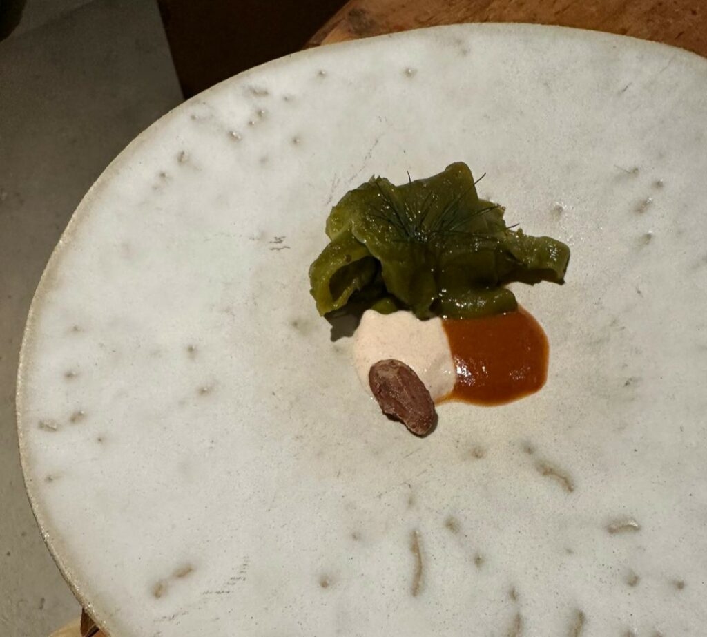 Peperone, mandorla fermentata e pepe