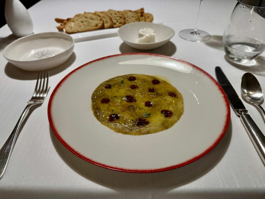 Melanzana olio di cenere, aceto balsamico di ciliegie, ricotta di mandorle