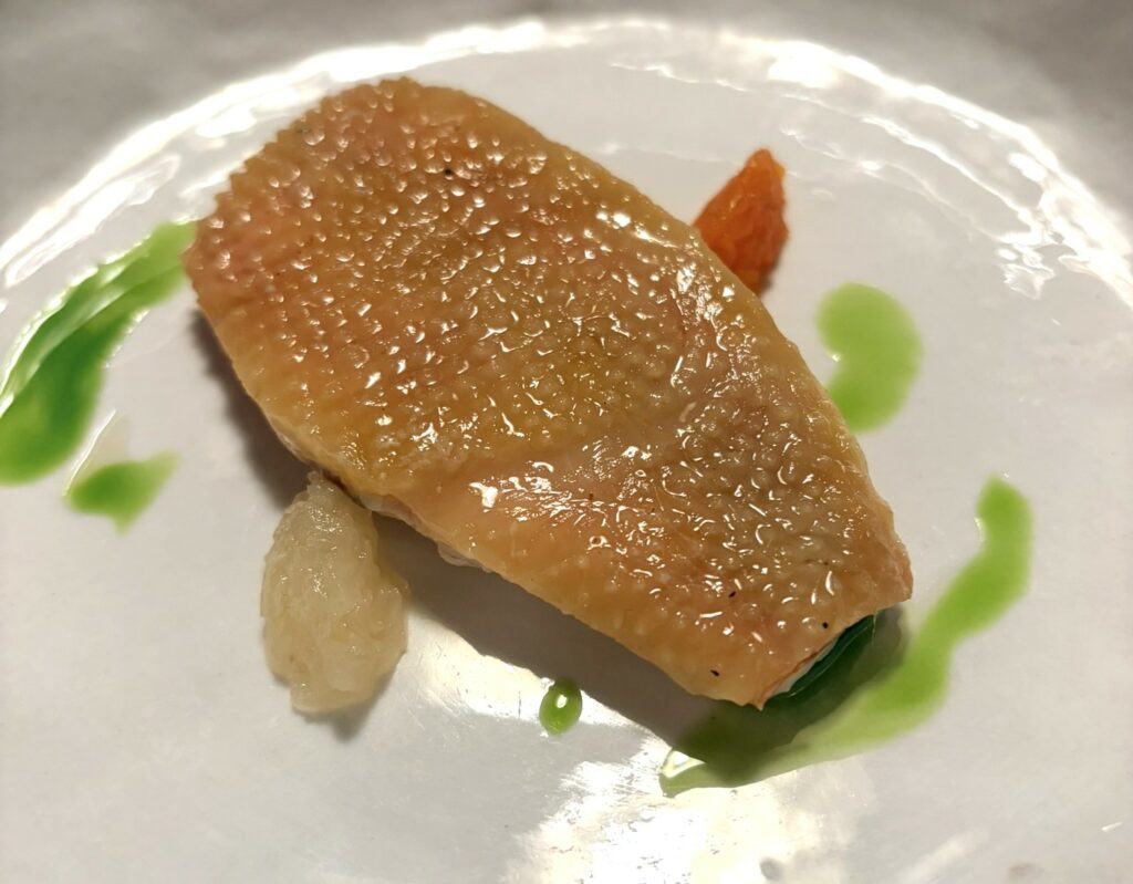 Triglia e gallina in carpione del ristorante Contraste di Milano