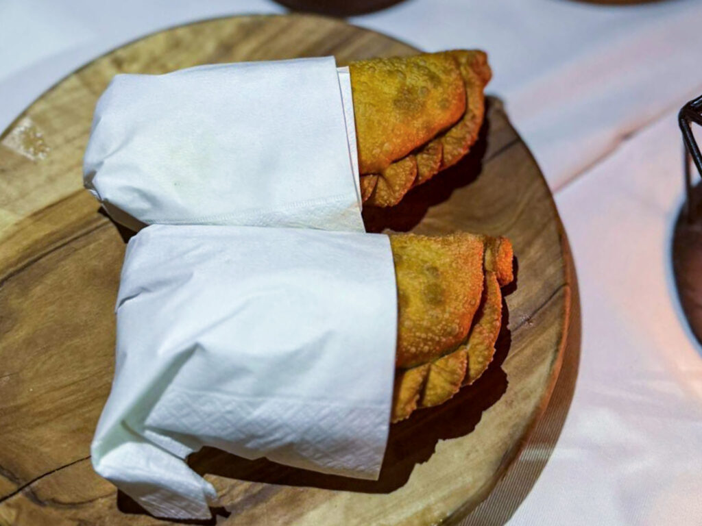 Mini empanadas di carne.