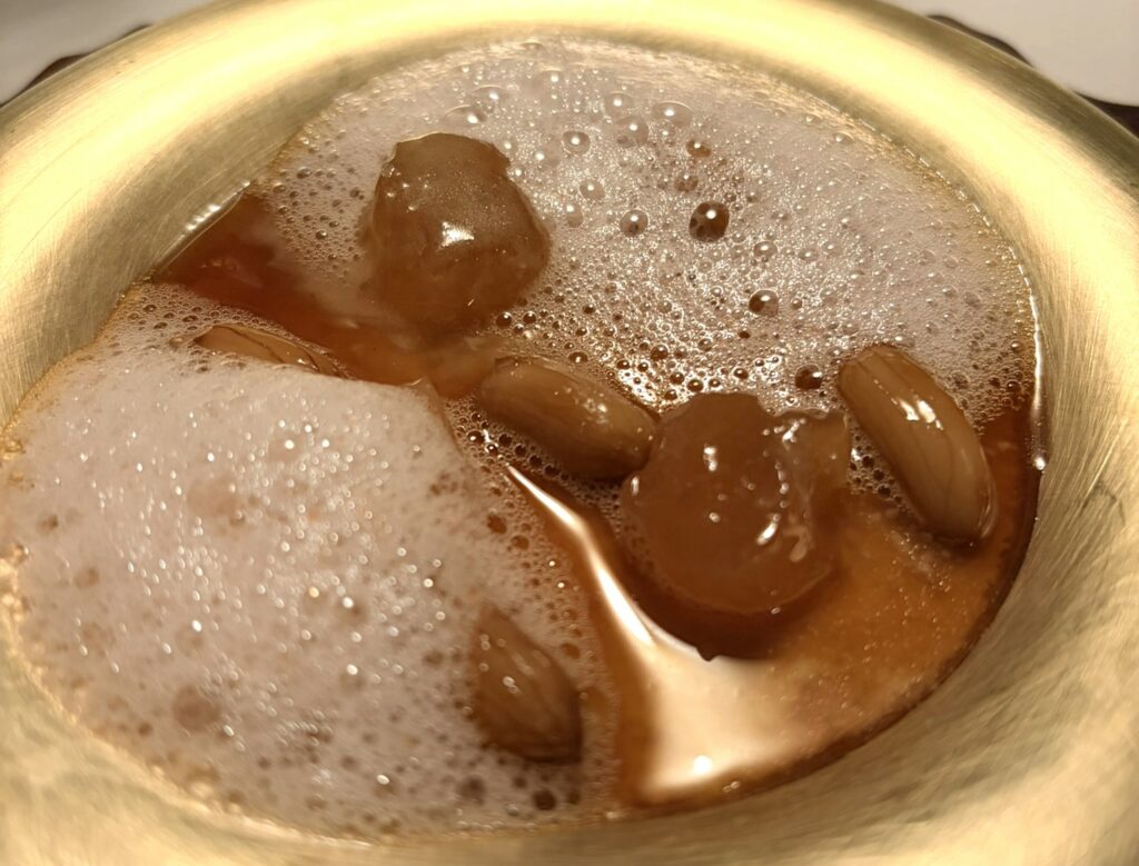 Fagioli, tendine, cipolla e campari.