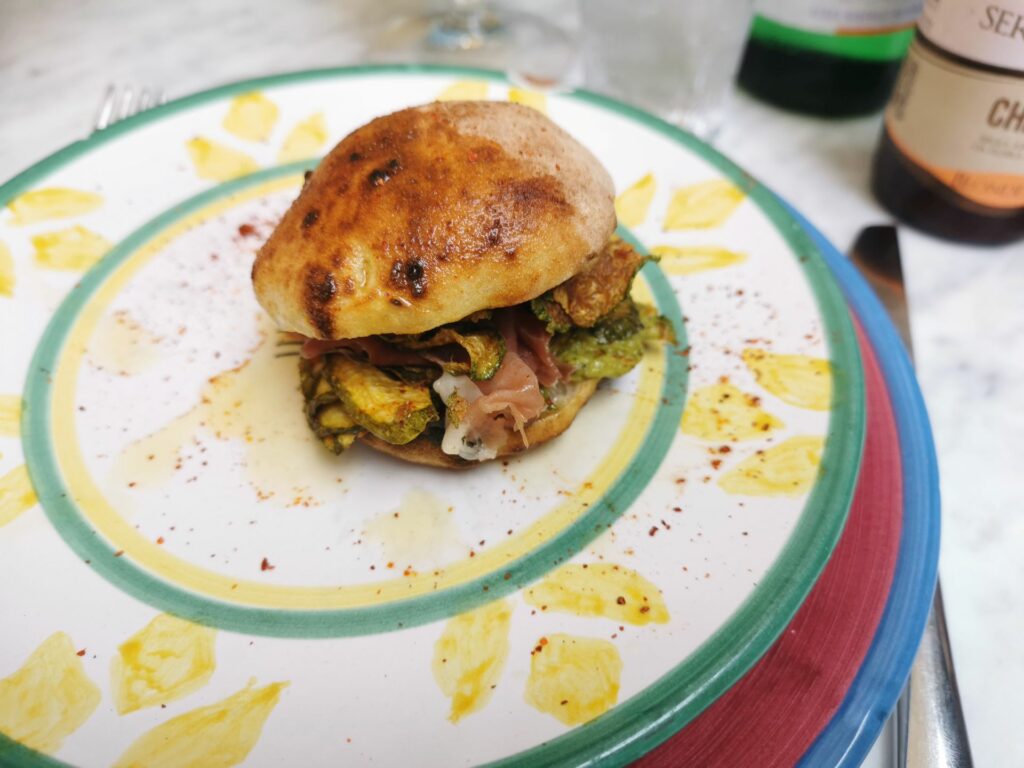 Omaggio a mamma. Zucchina in tre consistenze, provola e prosciutto