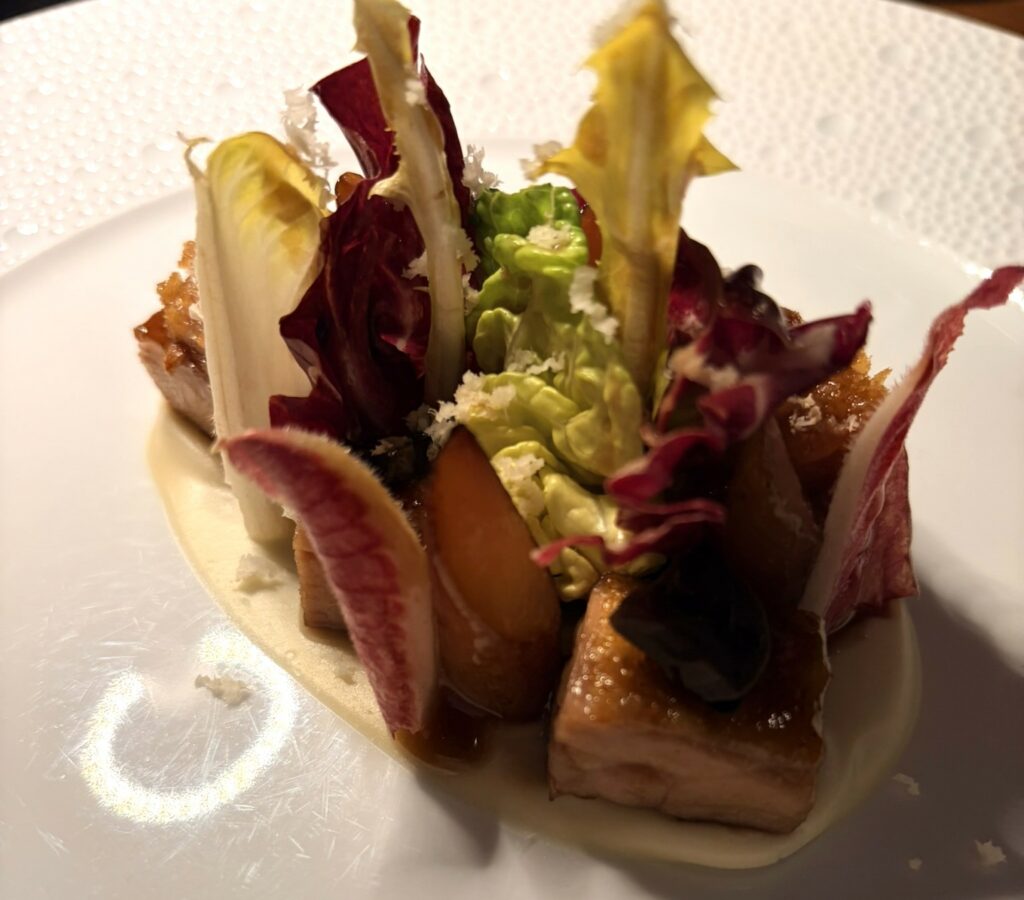 Salamagundy: pollo confit, crema di barbaforte e noci in salamoia.