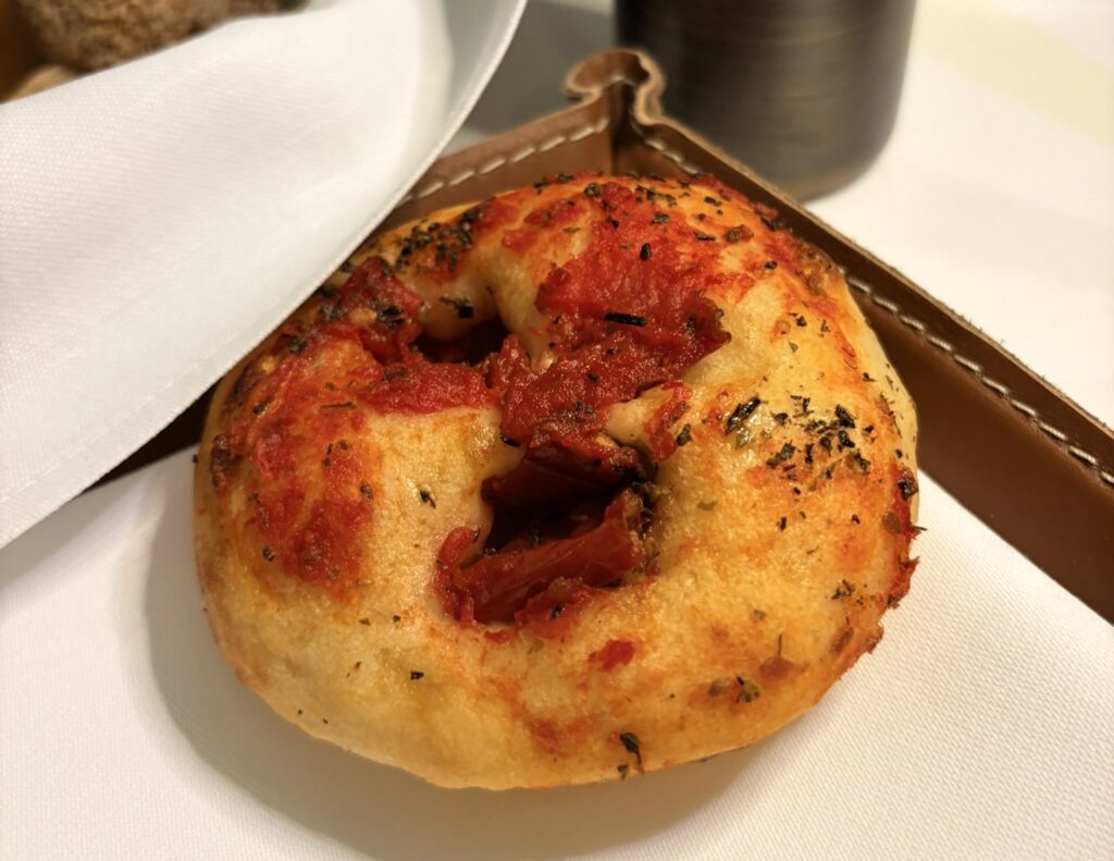 La golosissima focaccia del ristorante Da Vittorio St. Moritz