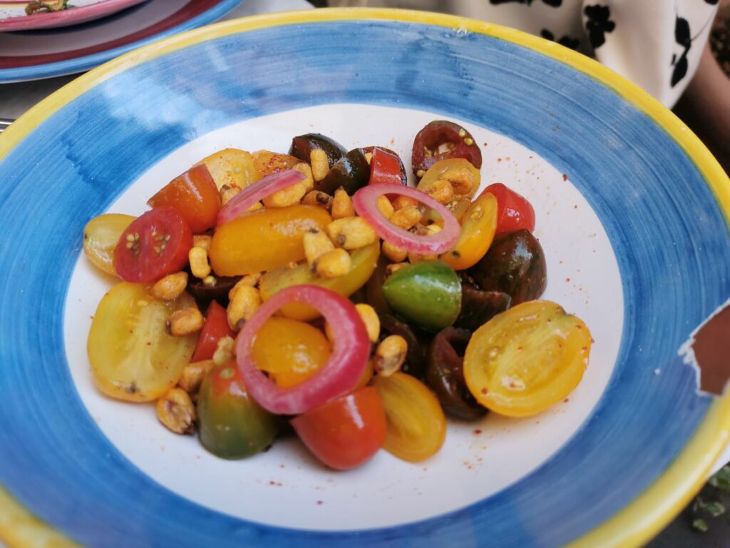 Insalata di pomodori della Pizzeria Concettina ai tre santi