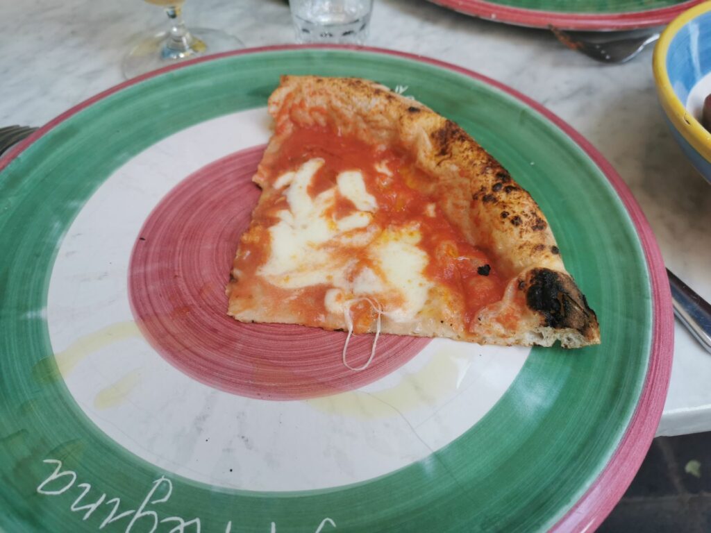 La margherita della Pizzeria Concettina ai tre santi