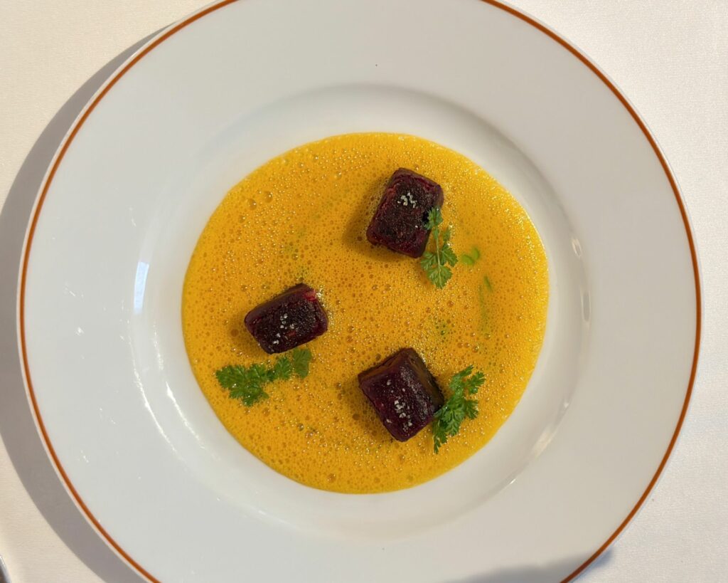 Gnocchi di patata dolce e salsa di zucca (altra prospettiva) [novembre 2025]
