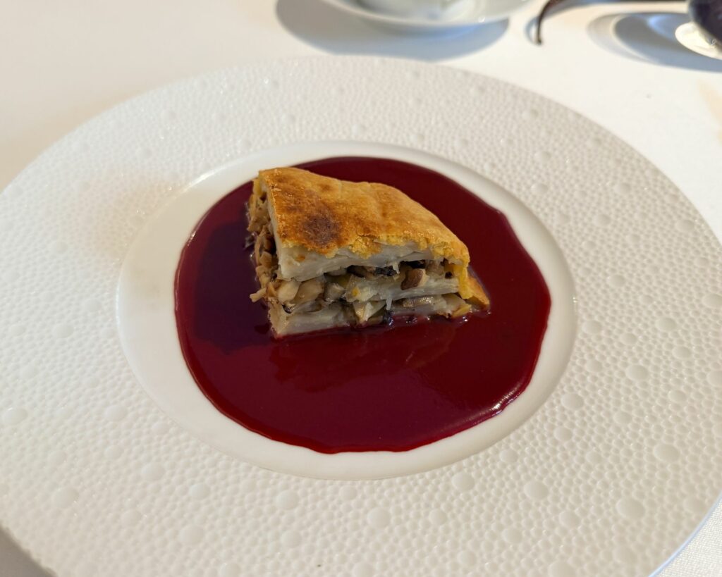  Scrigno di sedano rapa, castagne e funghi con salsa alla rosa canina (porzionata) [novembre 2025]