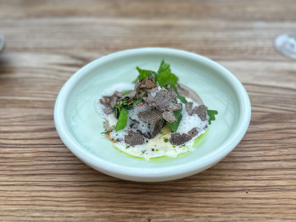 Shitake, cavolfiore, nocciola e tartufo di De Kas