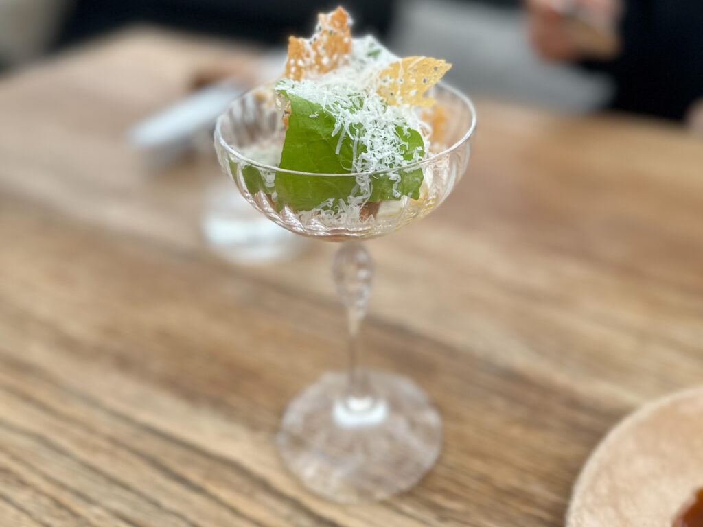 Gelato al latte di capra, rucola e limone di De Kas