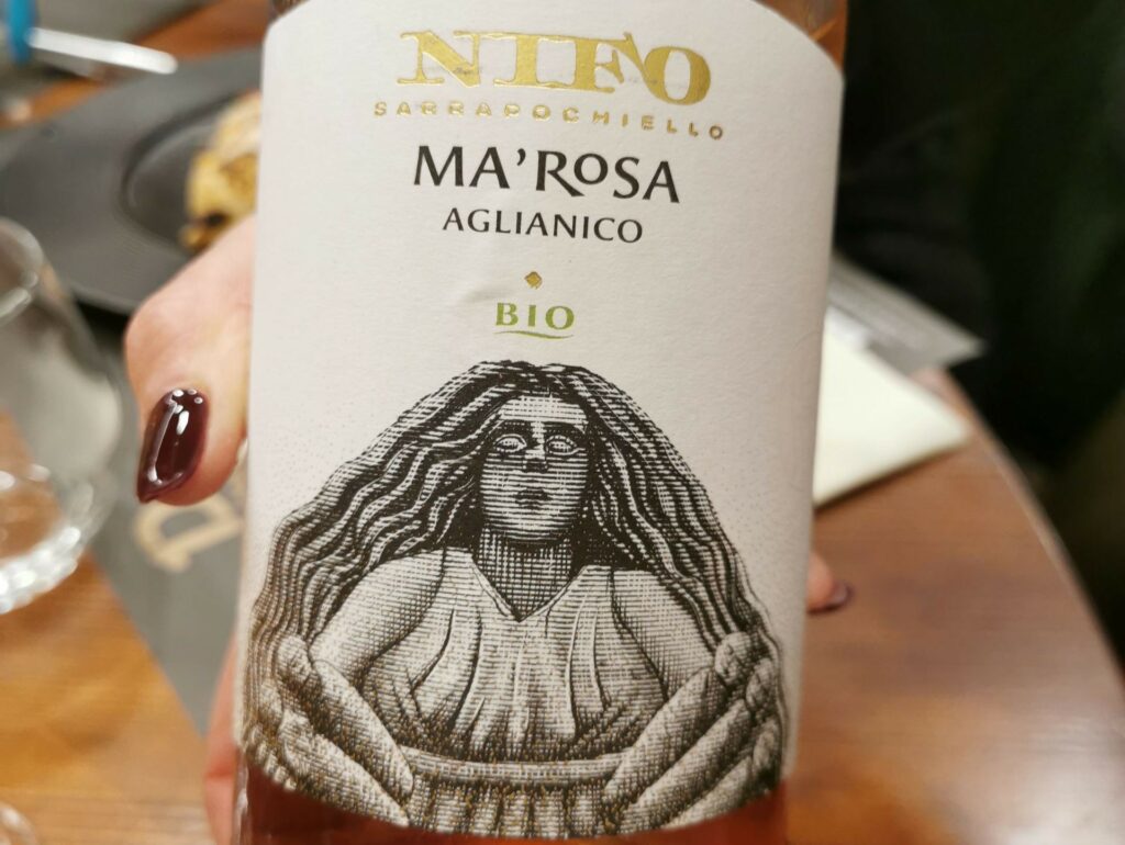 Un ottimo aglianico bio ad accompagnare la nostra margherita
