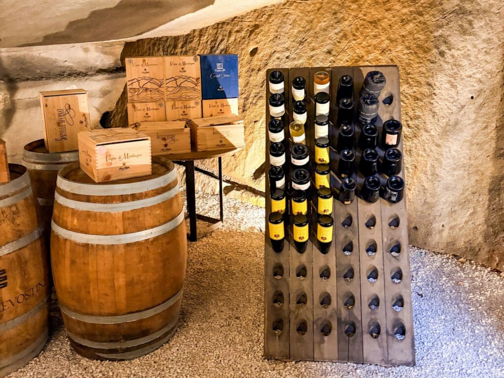 Uno scorcio della cantina di Crotto Valtellina