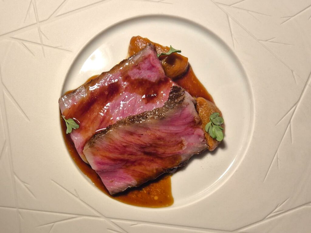 Wagyu Sud Tirol, zucca, ricci di mare