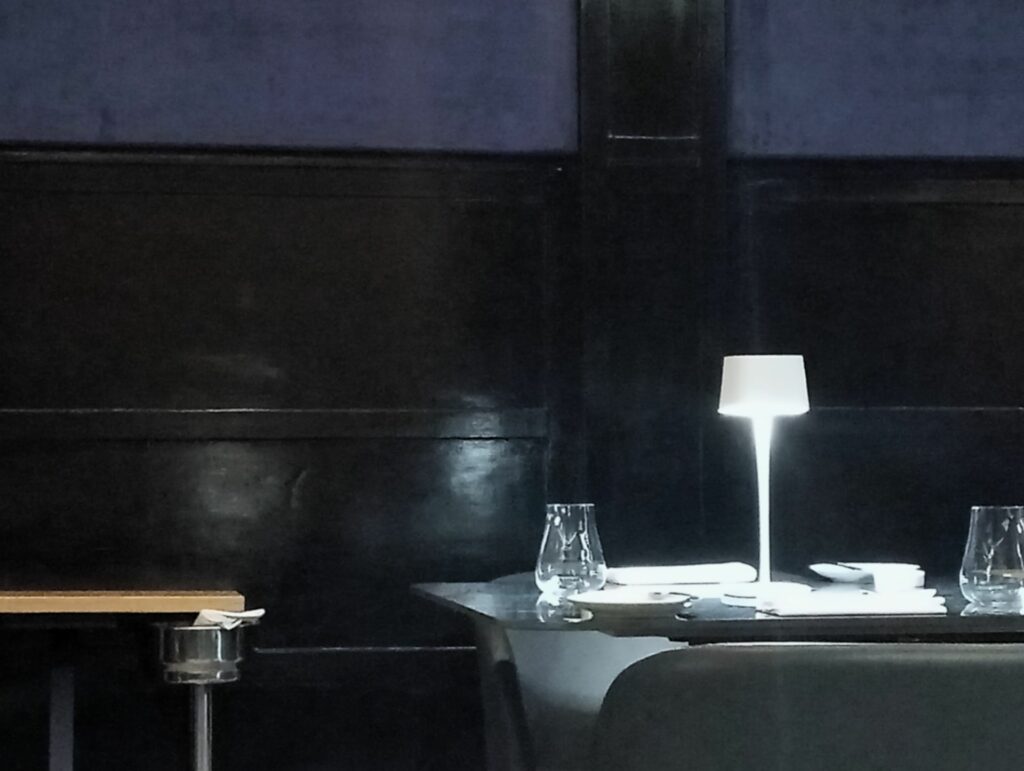 Sala (dettaglio) del ristorante Veritas.