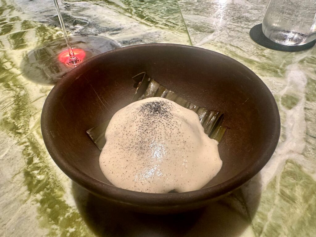 Anatra pibil in tamal, crema di mais giovane.