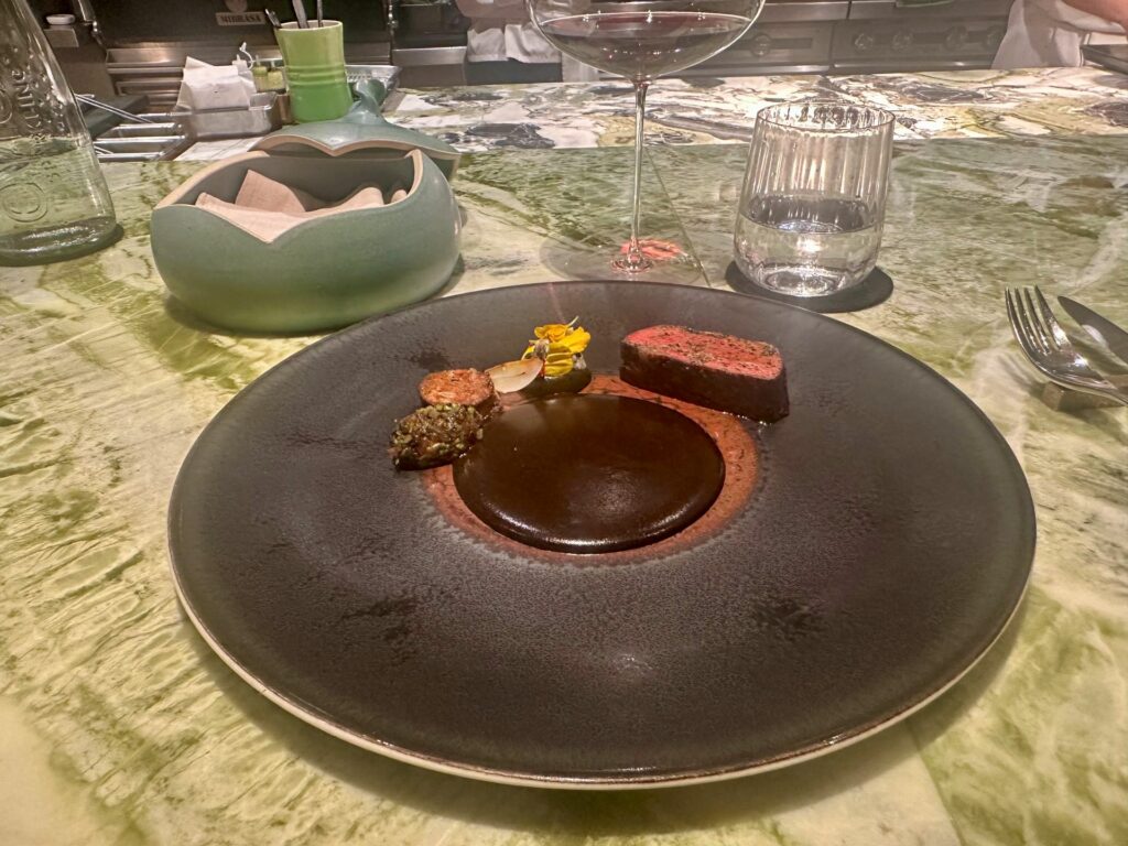 Ribeye, pico de gallo con huitlacoche, verdure arrostite e mole negro