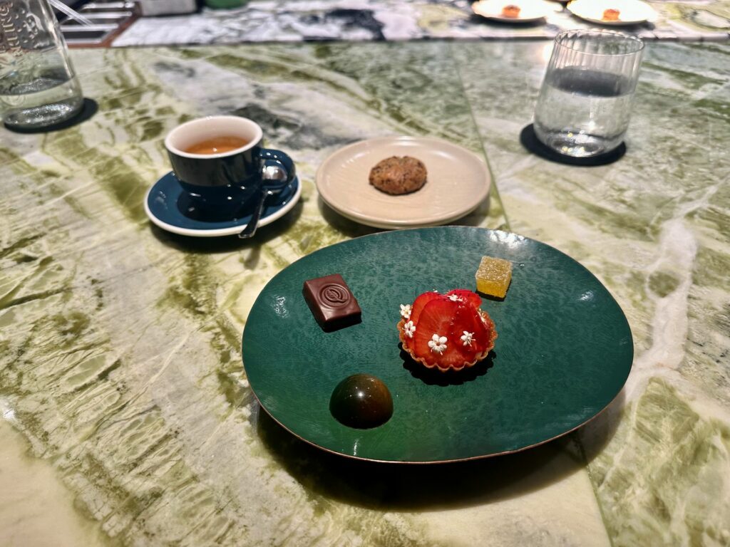 Petit Fours di Quintonil