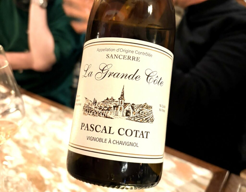 Una delle etichette in accompagnamento.