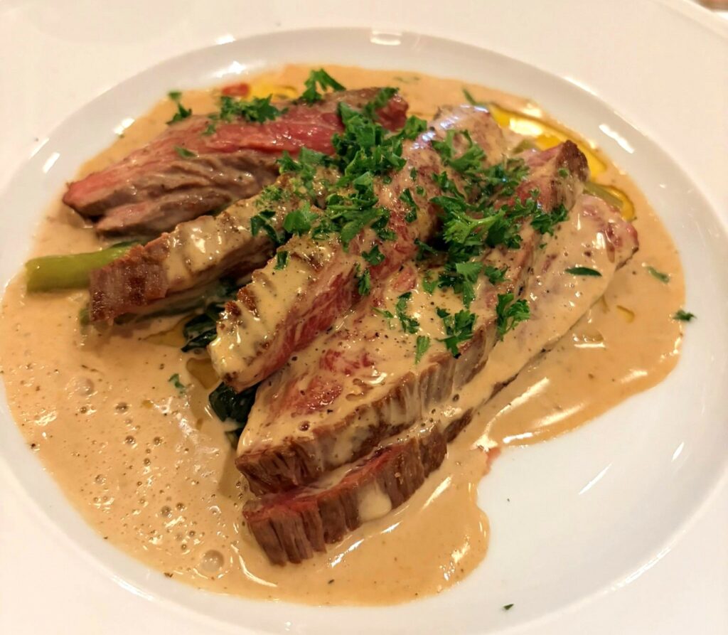 Diaframma e salsa al pepe verde di The Sparrow
