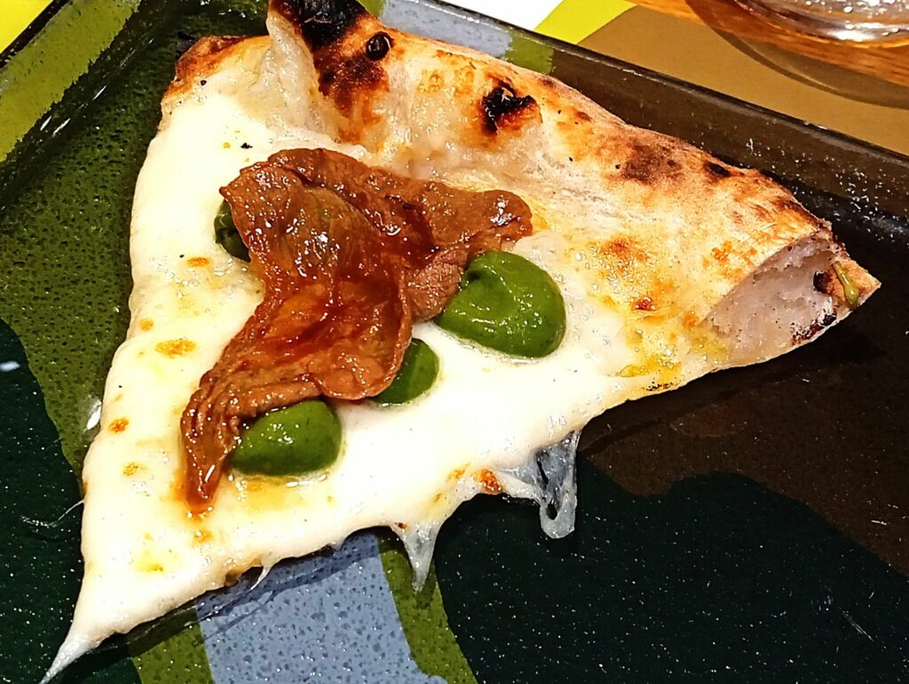 Oshirase (Fiordilatte, manzo marinato, salsa di peperoncini verdi e pecorino)