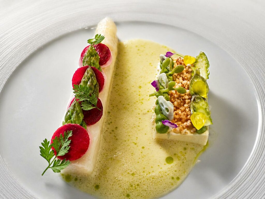 ⁠Asparago, Aglio di Nubia, Salvia, Quinoa del ristorante Arnolfo