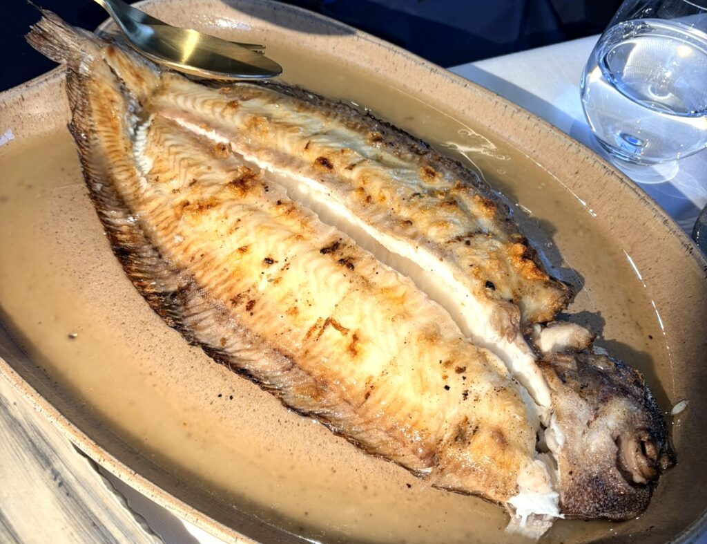 Sogliola alla brace intera del ristorante Elkano