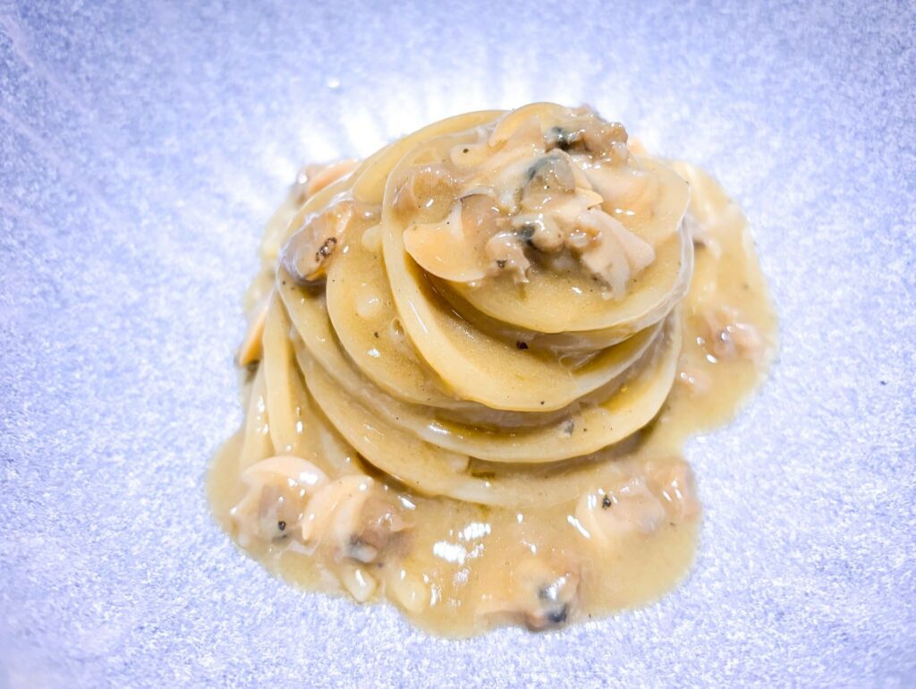 Spaghetto Benedetto Cavalieri, vongole alla brace.