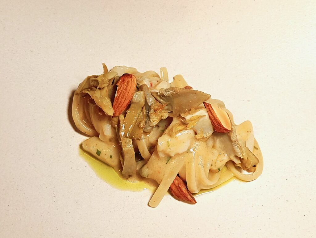 Linguina carciofi, baccalà, mandorle e menta