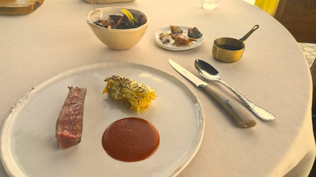 Bufala al fieno, latte acido e peperone di Senise del ristorante Borgo Sant'Anna