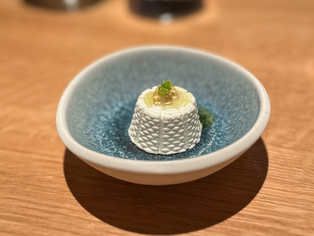 Ricotta di cavolfiore, colatura di alici, timo e limone verde.