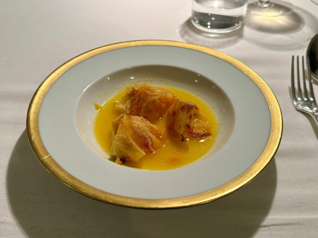 Crespelle caramellate, crema e clementine
