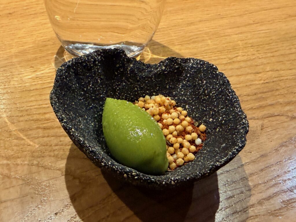 Sorbetto al nasturzio, popcorn di alghe.