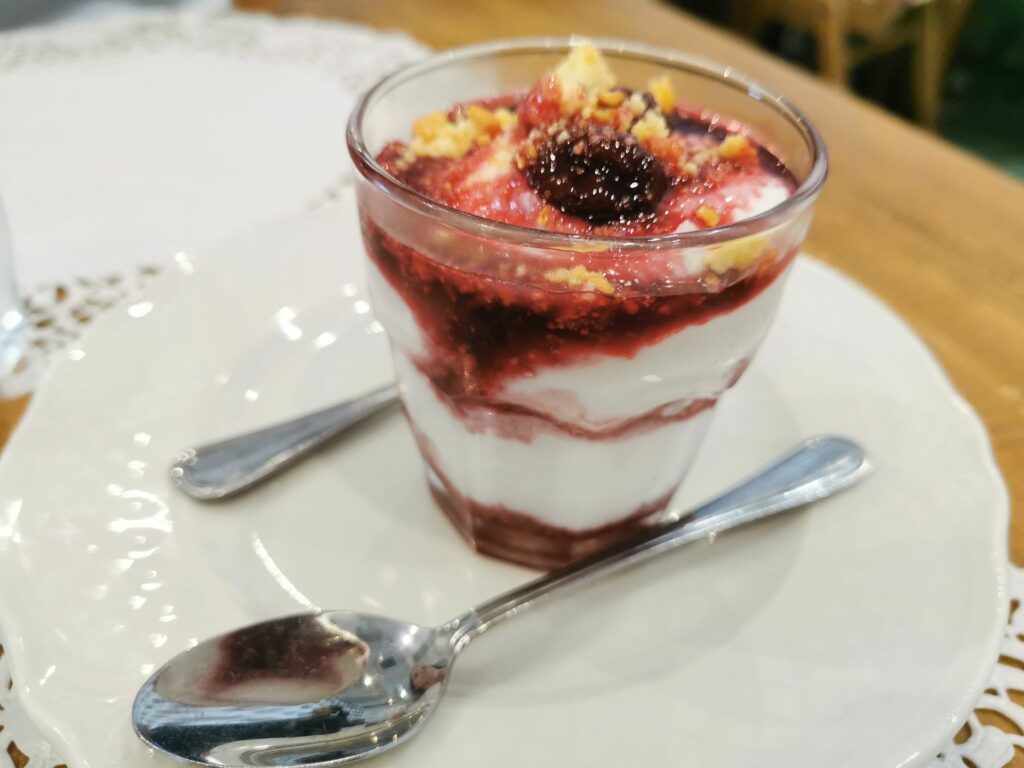Ricotta e visciole di Romanè