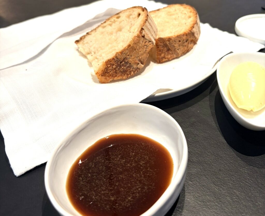 pane, burro e miele di pane del ristorante Imàgo