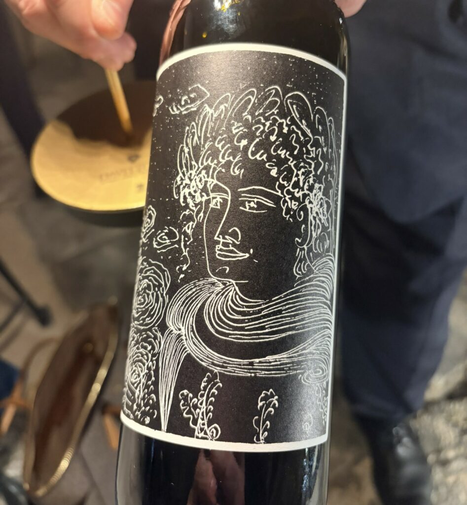 Una bottiglia di vino