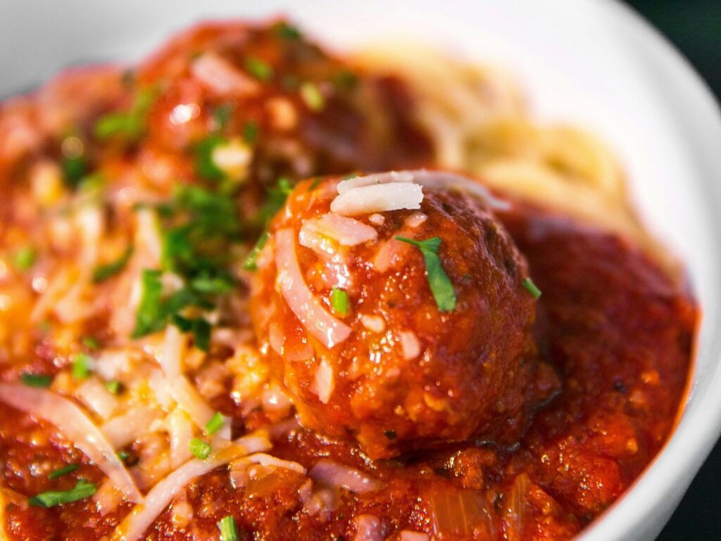 Un piatto di polpette. Una preparazione tanto amata per il cancro a tavola