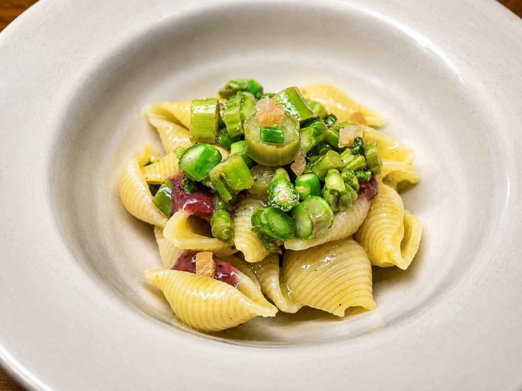 Conchiglie asparagi limone fragole 